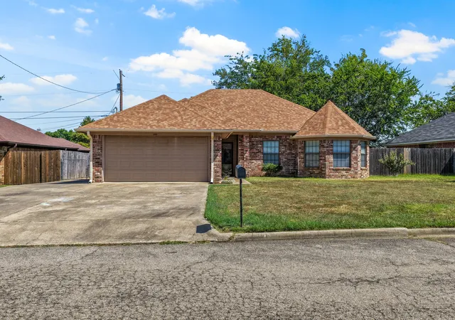 Photo 1 of Single family home for sale at 1100 Markeda, Sulphur Springs, TX 75482 | MLS# 21370534 | Listing updated on 2026-09-30