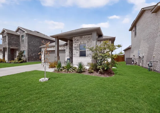 Photo 3 of Single family home for sale at 2607 Ontario Dr, Seagoville, TX 75159 | MLS# 21371246 | Listing updated on 2026-08-28