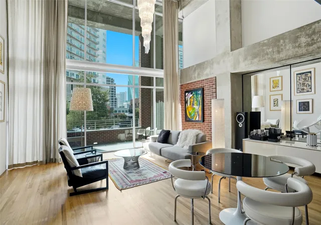 Listing Photo 5 - Condo for sale at 2011 Cedar Springs, Unit 104 2011 Cedar Springs Rd, 2011 Cedar Springs, Dallas, TX 75201 | Built Year: 1999-1999