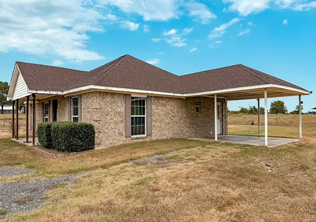 Photo 2 of Single family home for sale at 11962 Cr 2918, Eustace, TX 75124 | MLS# 21371291 | Listing updated on 2026-10-04