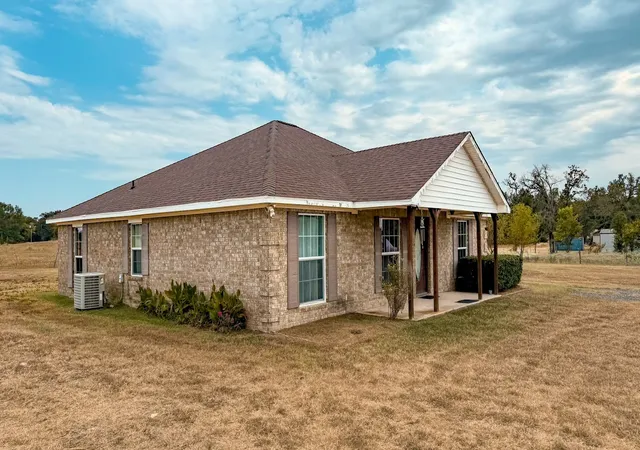 Photo 3 of Single family home for sale at 11962 Cr 2918, Eustace, TX 75124 | MLS# 21371291 | Listing updated on 2026-10-04