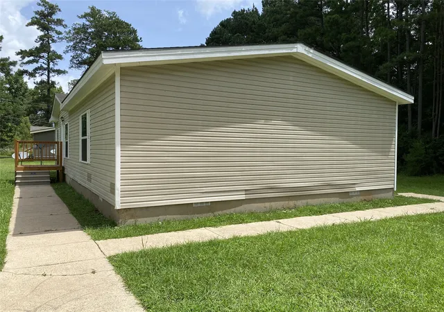 Photo 3 of Manufactured home for sale at 5685 Bellevue Rd, Haughton, LA 71037 | MLS# 21371358 | Listing updated on 2026-08-30