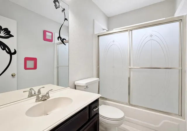 Photo 4 of Single family home for sale at 306 Branch Bnd, Euless, TX 76039 | MLS# 21370764 | Listing updated on 2026-08-30
