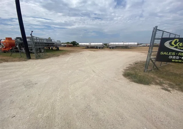 Photo 1 of Land for sale at 8306 I 20, Clyde, TX 79510 | MLS# 21371339 | Listing updated on 2026-08-31