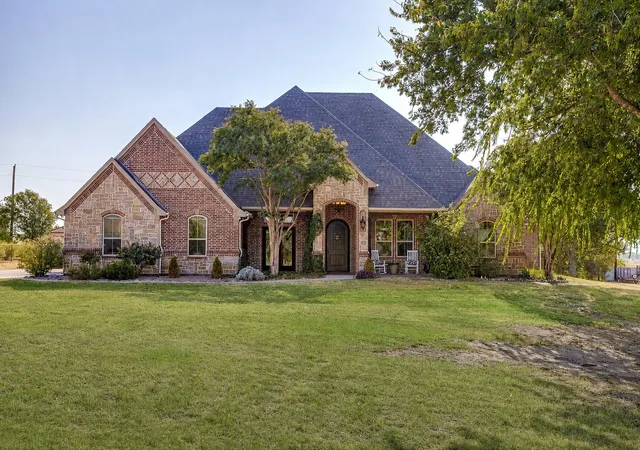 Photo 1 of Single family home for sale at 346 Scenic View Dr, Aledo, TX 76008 | MLS# 21369798 | Listing updated on 2026-09-18