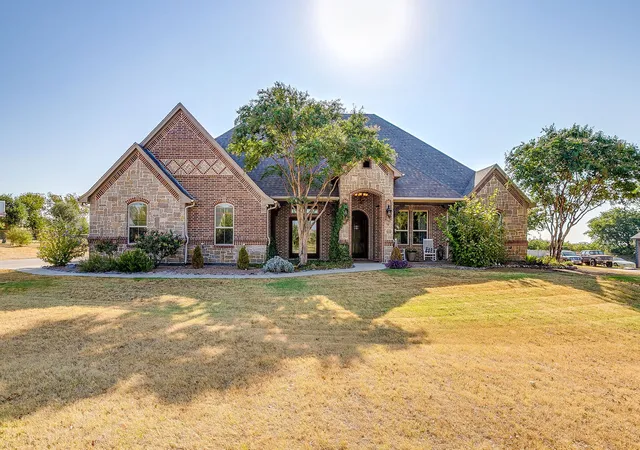 Photo 4 of Single family home for sale at 346 Scenic View Dr, Aledo, TX 76008 | MLS# 21369798 | Listing updated on 2026-09-18