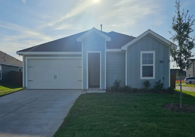 Photo 1 of Single family home for sale at 1130 Breezy Oak Dr, Nevada, TX 75173 | MLS# 21371393 | Listing updated on 2026-10-02
