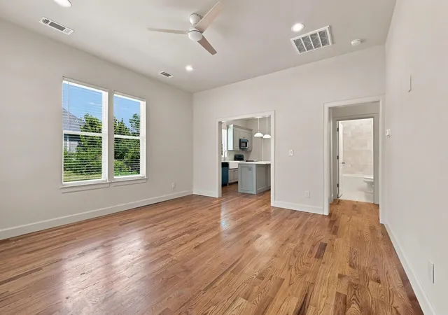 Photo 4 of Single family home for sale at 308 N 5Th Ave, Denison, TX 75021 | MLS# 21367850 | Listing updated on 2026-09-24