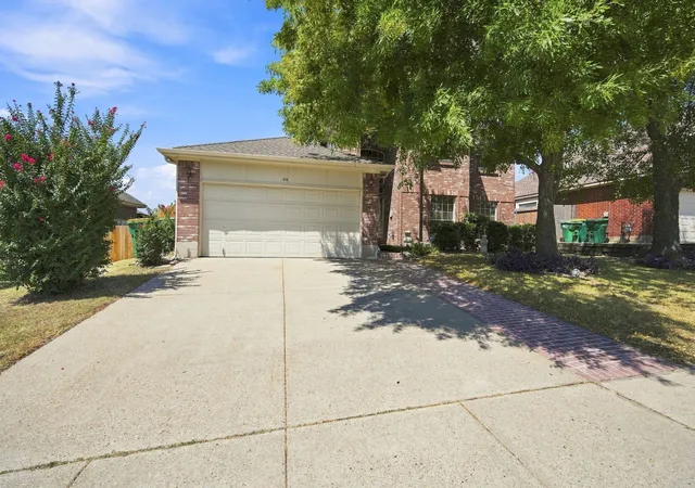 Photo 1 of Sale Pending at 212 Armstrong Dr, Cedar Hill, TX 75104 | MLS# 21370442 | Listing updated on 2026-08-29