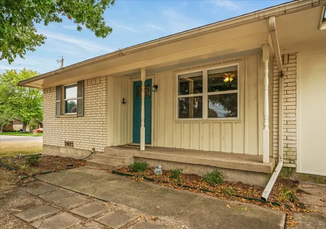 Photo 4 of Single family home for sale at 6522 Finch Dr, Greenville, TX 75402 | MLS# 21366257 | Listing updated on 2026-09-28