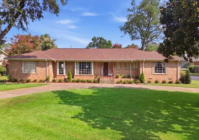 Photo 1 of Single family home for sale at 1936 Montrose Dr, Tyler, TX 75701 | MLS# 21371451 | Listing updated on 2026-09-25