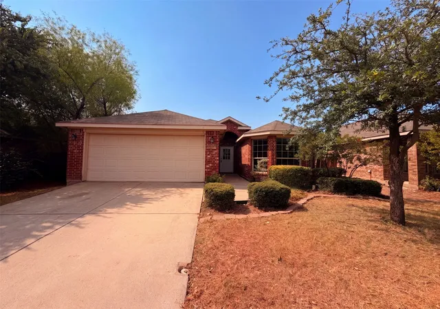 1st image of 2011 Allyson Dr, Heartland, TX 75126 | MLS# 21371449