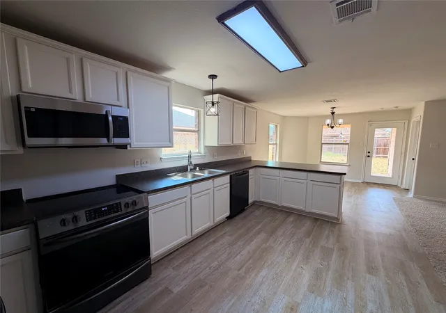 2nd image of 2011 Allyson Dr, Heartland, TX 75126 | MLS# 21371449