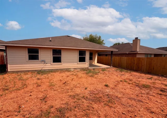 5th image of 2011 Allyson Dr, Heartland, TX 75126 | MLS# 21371449