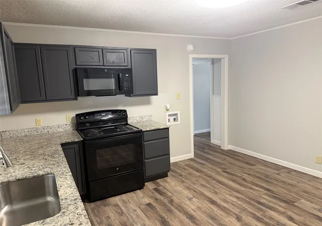 Photo 3 of Single family home for sale at 1009 Cedar St, Paris, TX 75460 | MLS# 21371347 | Listing updated on 2026-08-28