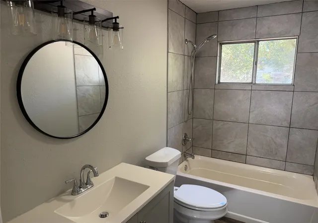 Photo 4 of Single family home for sale at 1009 Cedar St, Paris, TX 75460 | MLS# 21371347 | Listing updated on 2026-08-28