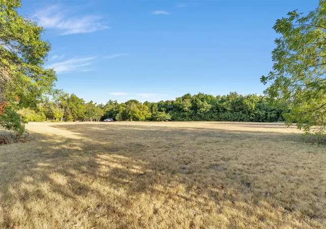 Photo 2 of Land for sale at 501 W Red Bird Ln, Duncanville, TX 75116 | MLS# 21370260 | Listing updated on 2026-09-25