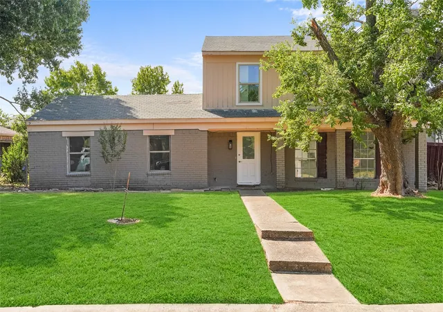Photo 1 of Single family home for sale at 7326 Boisenberry Ln, Dallas, TX 75249 | MLS# 21362424 | Listing updated on 2026-09-17