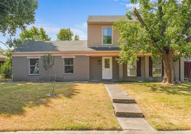 Photo 2 of Single family home for sale at 7326 Boisenberry Ln, Dallas, TX 75249 | MLS# 21362424 | Listing updated on 2026-09-17