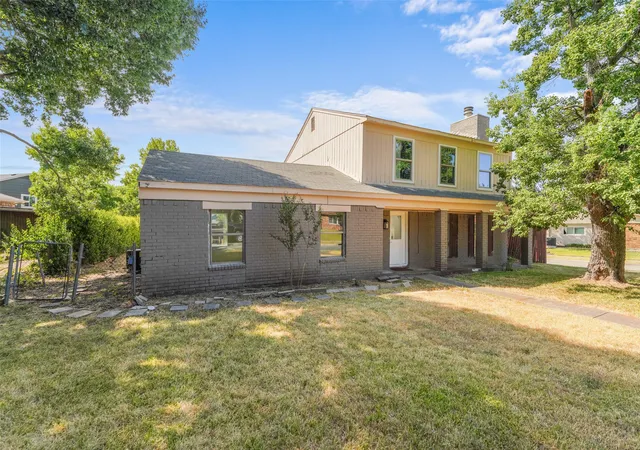 Photo 3 of Single family home for sale at 7326 Boisenberry Ln, Dallas, TX 75249 | MLS# 21362424 | Listing updated on 2026-09-17