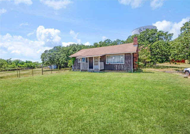 Photo 2 of Manufactured home for sale at 2309 Daniels Dr, Joshua, TX 76058 | MLS# 21371487 | Listing updated on 2026-09-26