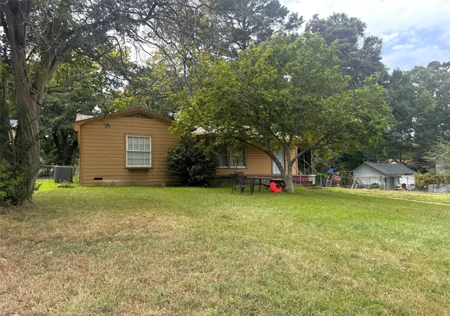 Photo 1 of Single family home for sale at 405 Margaret Dr, Mt Pleasant, TX 75455 | MLS# 21370771 | Listing updated on 2026-09-21