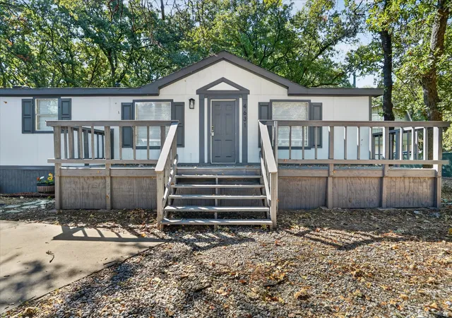 Photo 2 of Manufactured home for sale at 4631 Lyndi Ln, Granbury, TX 76049 | MLS# 21370933 | Listing updated on 2026-09-04