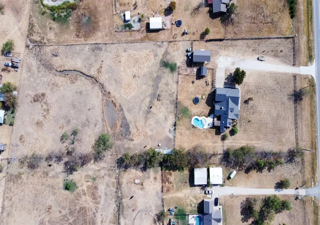 Photo 3 of Single family home for sale at 118 Fm 2450, Krum, TX 76249 | MLS# 21371198 | Listing updated on 2026-10-08