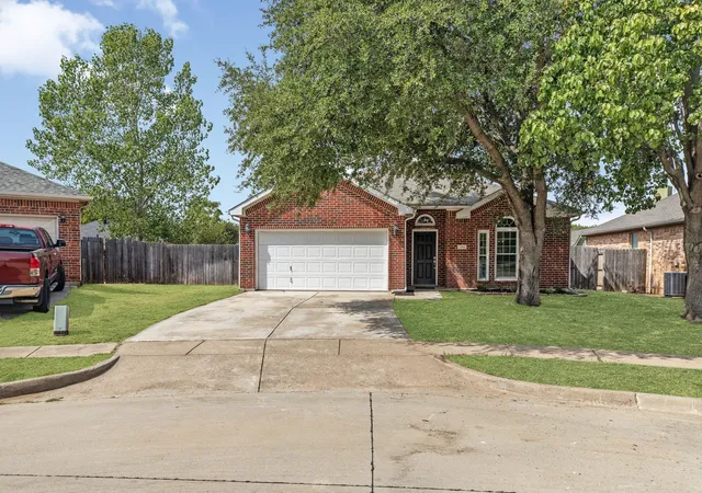 Photo 2 of Sale Pending at 104 Bullava Ct, Crowley, TX 76036 | MLS# 21343613 | Listing updated on 2026-10-07