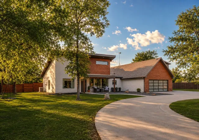Photo 1 of Single family home for sale at 104 Windsong Ct, Weatherford, TX 76087 | MLS# 21355448 | Listing updated on 2026-08-28