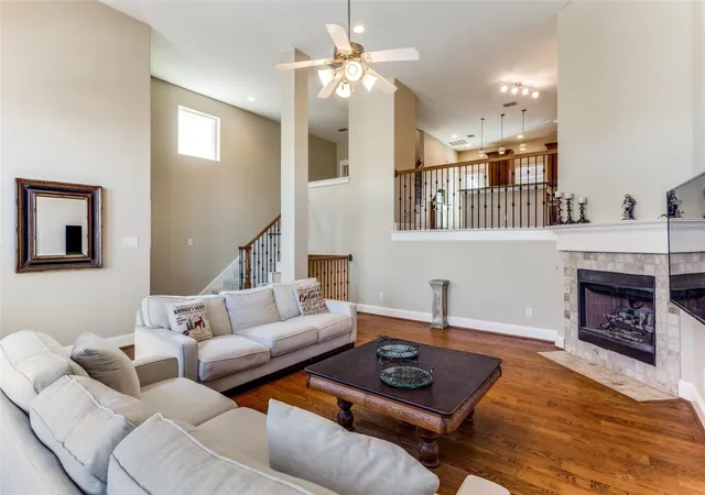 Photo 3 of Townhouse for sale at 6633 Lost Star Ln, Fort Worth, TX 76132 | MLS# 21368201 | Listing updated on 2026-08-29