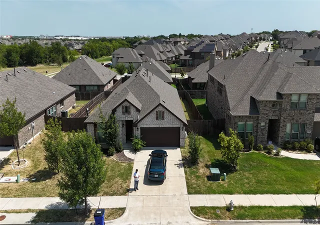 Photo 3 of Single family home for sale at 1507 Nighthawk Ln, Mansfield, TX 76063 | MLS# 21371588 | Listing updated on 2026-09-21
