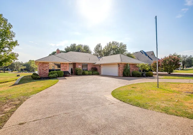 Photo 1 of Single family home for sale at 8810 Bellechase Rd, Granbury, TX 76049 | MLS# 21371562 | Listing updated on 2026-10-07
