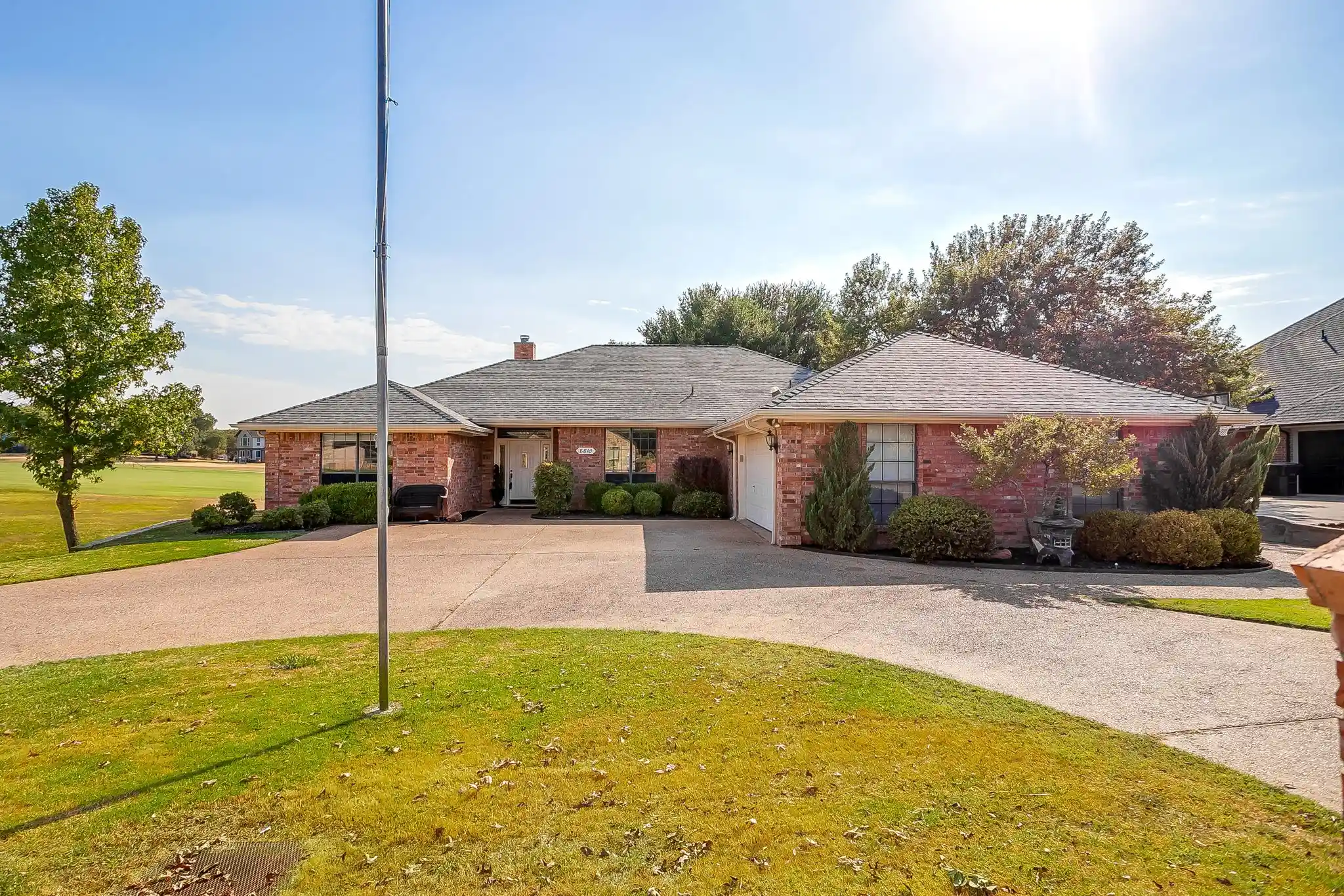 Photo 1 of Single family home for sale at 8810 Bellechase Rd, Granbury, TX 76049 | MLS# 21371562 | Listing updated on 2026-10-09