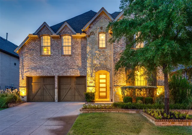 Photo 1 of Sale Pending at 125 Erling Ln, Irving, TX 75039 | MLS# 21371597 | Listing updated on 2026-10-08