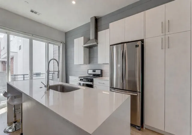 Photo 3 of Condo for sale at 1514 N Washington #105, Dallas, TX 75204 | MLS# 21370117 | Listing updated on 2026-08-28
