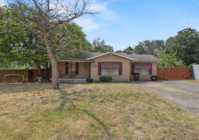 Photo 1 of Single family home for sale at 2640 Pioneer St, Fort Worth, TX 76119 | MLS# 21371601 | Listing updated on 2026-09-23