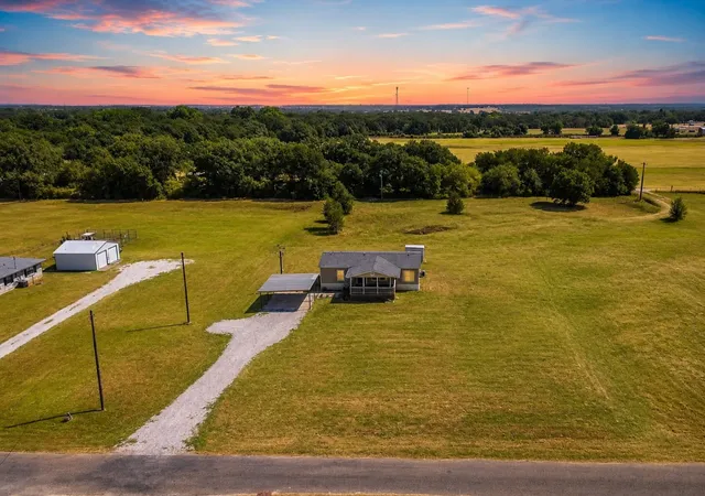 Photo 2 of Manufactured home for sale at 316 Joanne Dr, Gholson, TX 76705 | MLS# 21370965 | Listing updated on 2026-09-16