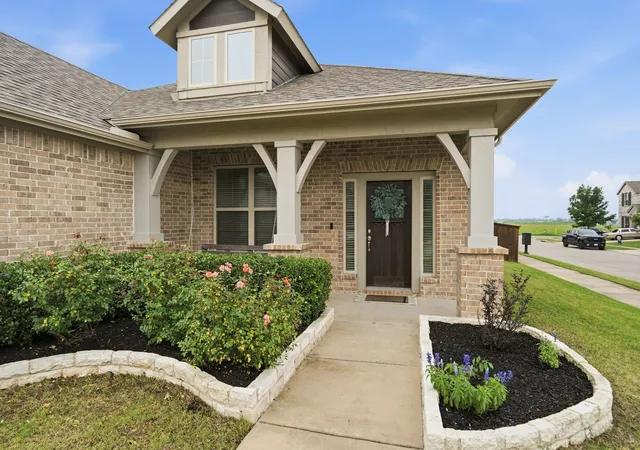 Photo 3 of Single family home for sale at 1545 Seminole Dr, Forney, TX 75126 | MLS# 21371608 | Listing updated on 2026-09-29