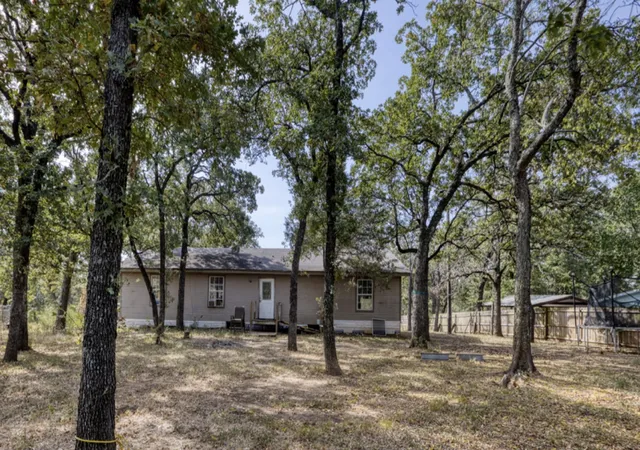 Photo 3 of Sale Pending at 2513 Aspen Ln, Burleson, TX 76028 | MLS# 21371618 | Listing updated on 2026-10-05