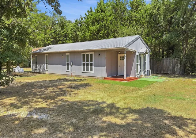Photo 1 of Single family home for sale at 45 Country Pl Ln, Valley View, TX 76272 | MLS# 21367791 | Listing updated on 2026-08-29