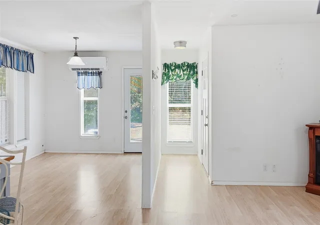 Photo 3 of Single family home for sale at 45 Country Pl Ln, Valley View, TX 76272 | MLS# 21367791 | Listing updated on 2026-08-29