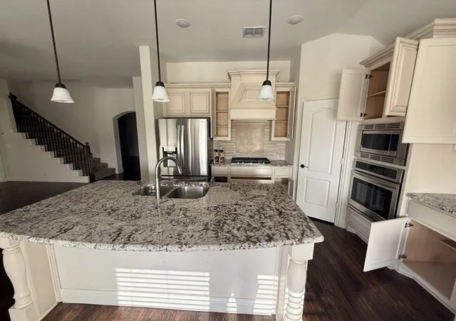 Photo 3 of Single family home for sale at 1079 Canterbury Ln, Forney, TX 75126 | MLS# 21371615 | Listing updated on 2026-09-30