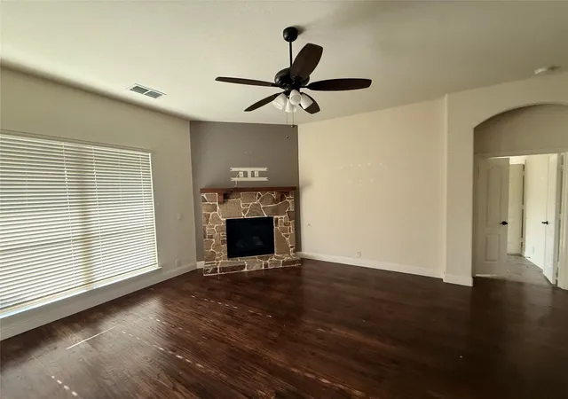 Photo 4 of Single family home for sale at 1079 Canterbury Ln, Forney, TX 75126 | MLS# 21371615 | Listing updated on 2026-09-30