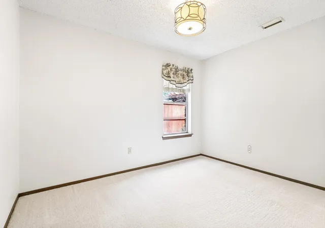 Photo 3 of Townhouse for sale at 2019 Clubridge Dr, Carrollton, TX 75006 | MLS# 21371669 | Listing updated on 2026-08-28