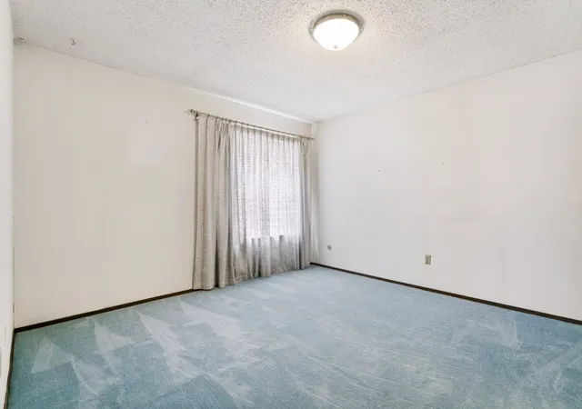 Photo 4 of Townhouse for sale at 2019 Clubridge Dr, Carrollton, TX 75006 | MLS# 21371669 | Listing updated on 2026-08-28