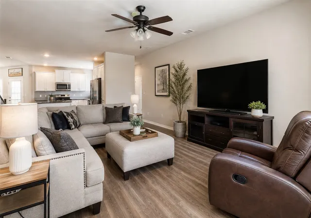 Photo 3 of Single family home for sale at 1200 Keswick Dr, Van Alstyne, TX 75495 | MLS# 21367254 | Listing updated on 2026-08-29