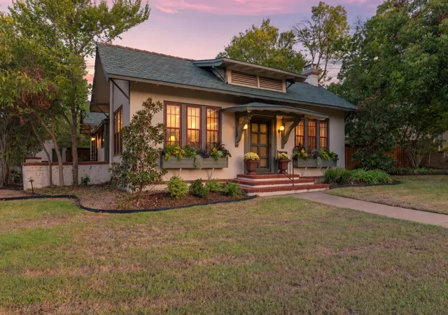 Photo 1 of Single family home for sale at 2700 Washington Ave, Waco, TX 76710 | MLS# 21370581 | Listing updated on 2026-10-07