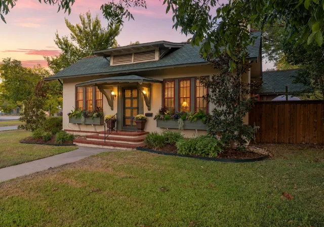 Photo 3 of Single family home for sale at 2700 Washington Ave, Waco, TX 76710 | MLS# 21370581 | Listing updated on 2026-10-07