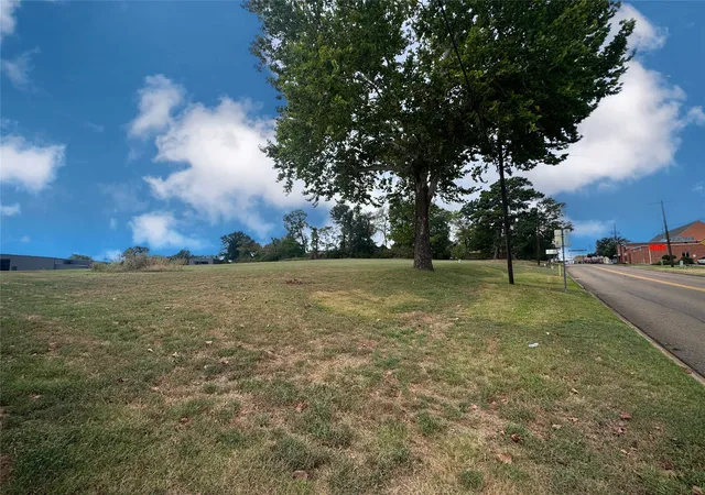 Photo 2 of Land for sale at 325 Jefferson St, Pittsburg, TX 75686 | MLS# 21371683 | Listing updated on 2026-08-28